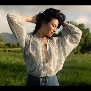 Dôen blouse; THE JANE BLOUSE -- BLUE BABY KATE